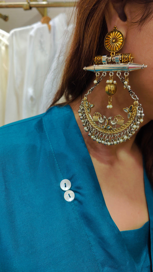 Dual Tone Peacock Pearl Earring